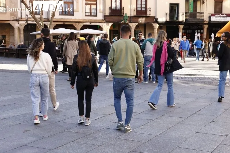 Foto 41 - El buen tiempo llena de ambiente el centro de Salamanca