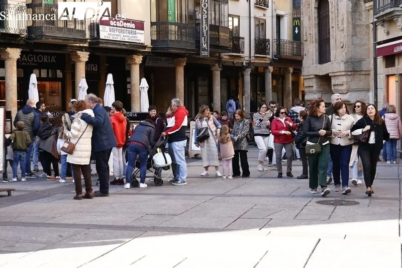 Foto 40 - El buen tiempo llena de ambiente el centro de Salamanca