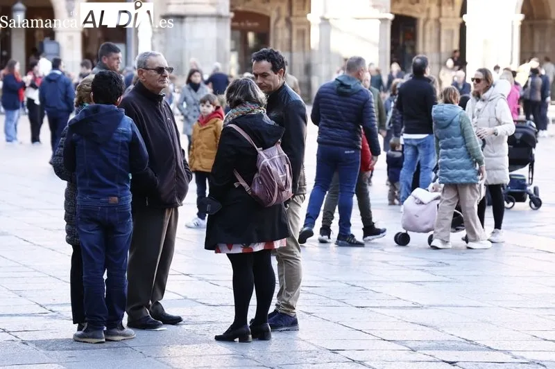 Foto 38 - El buen tiempo llena de ambiente el centro de Salamanca