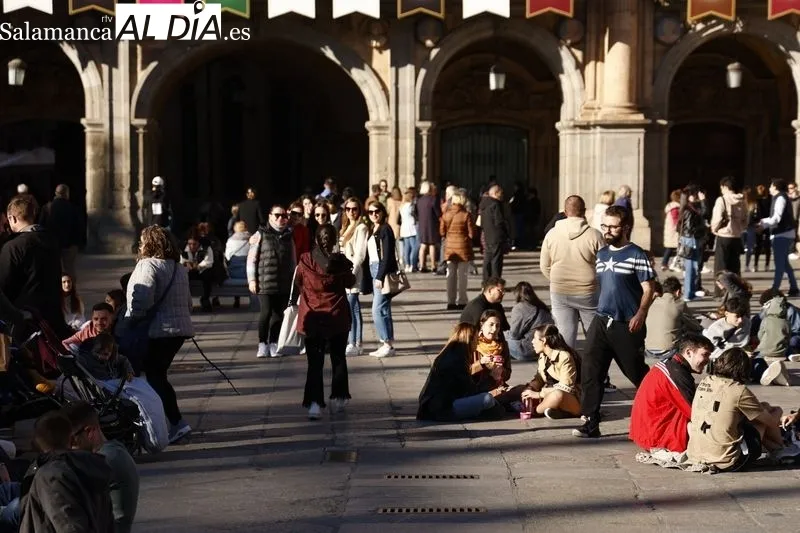Foto 31 - El buen tiempo llena de ambiente el centro de Salamanca