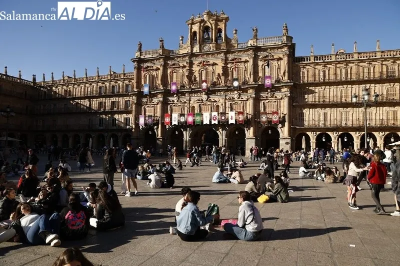 Foto 30 - El buen tiempo llena de ambiente el centro de Salamanca