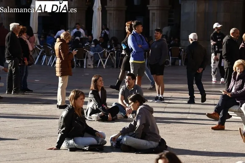 Foto 27 - El buen tiempo llena de ambiente el centro de Salamanca