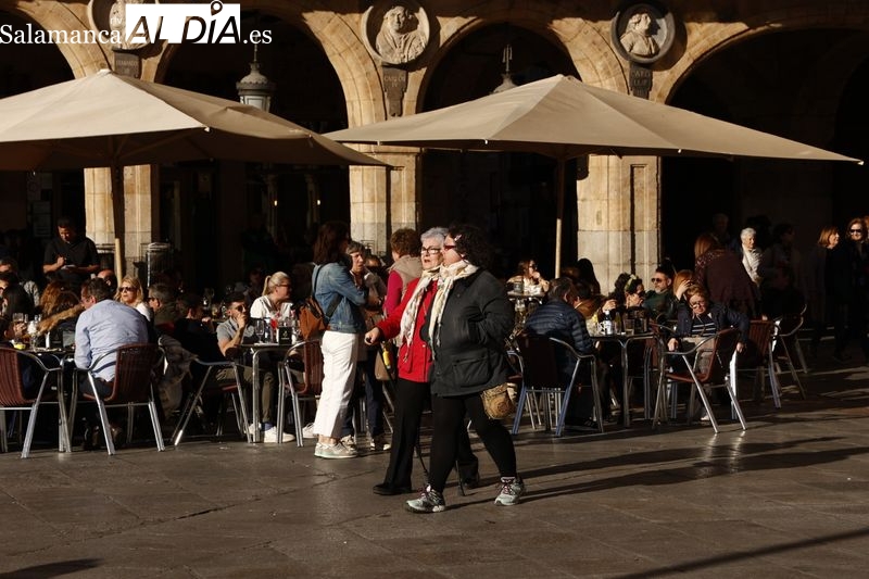 Foto 25 - El buen tiempo llena de ambiente el centro de Salamanca