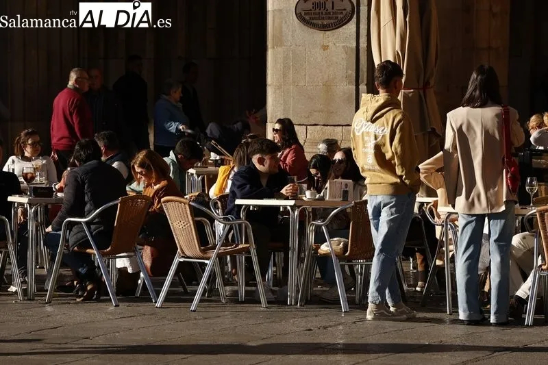 Foto 23 - El buen tiempo llena de ambiente el centro de Salamanca