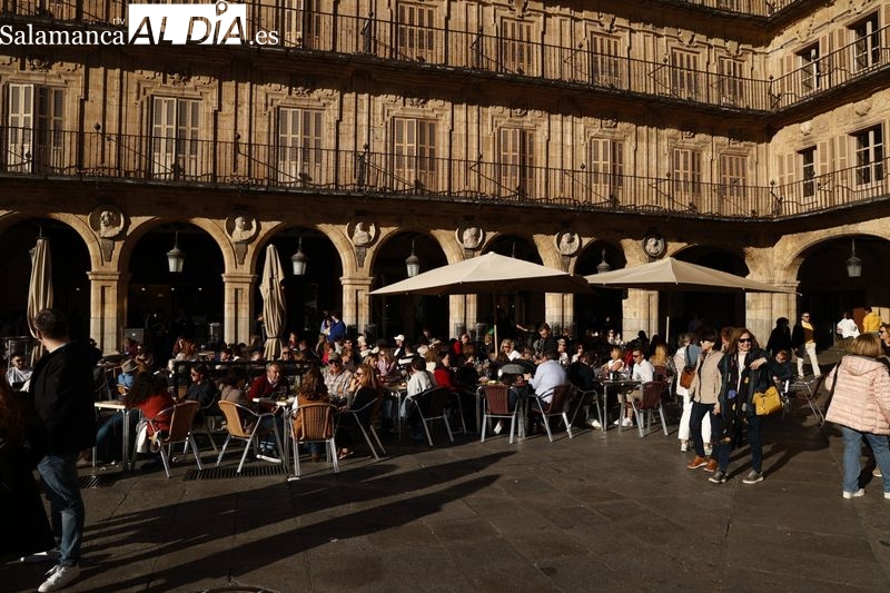 Foto 22 - El buen tiempo llena de ambiente el centro de Salamanca