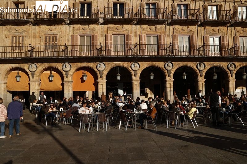 Foto 21 - El buen tiempo llena de ambiente el centro de Salamanca