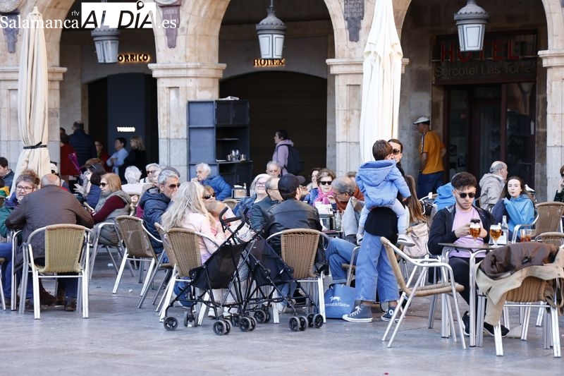 Foto 19 - El buen tiempo llena de ambiente el centro de Salamanca