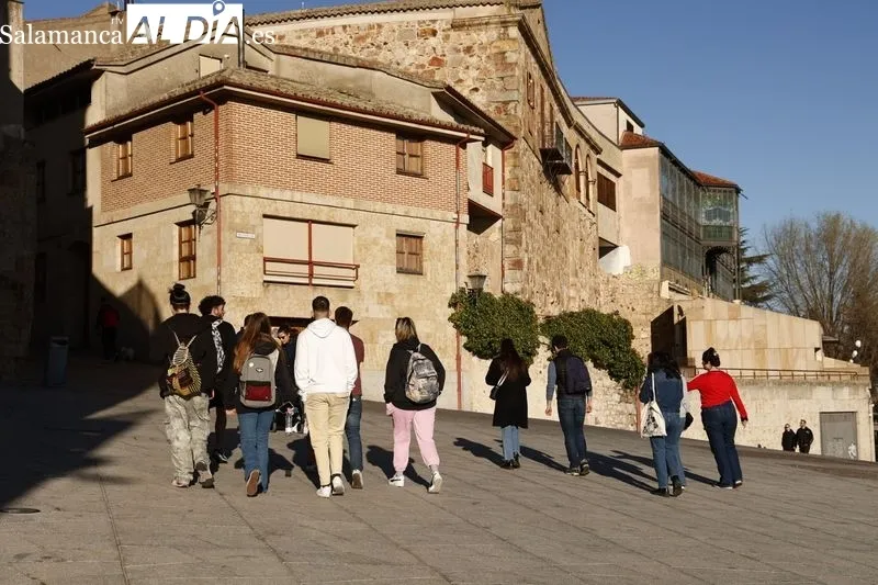 Foto 14 - El buen tiempo llena de ambiente el centro de Salamanca