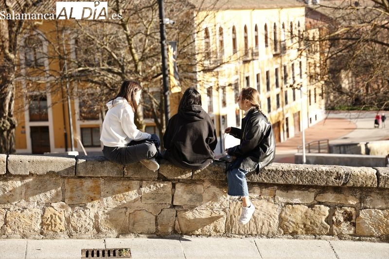 Foto 13 - El buen tiempo llena de ambiente el centro de Salamanca