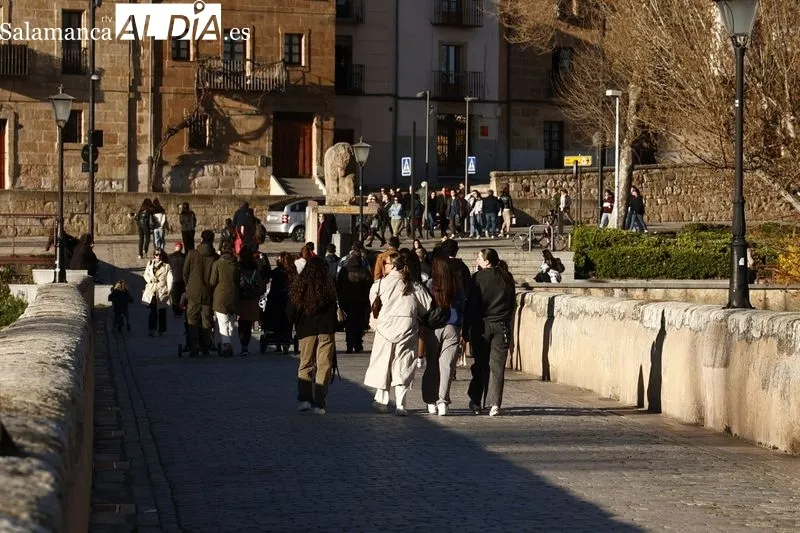 Foto 6 - El buen tiempo llena de ambiente el centro de Salamanca