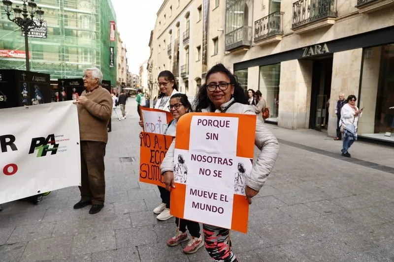 Foto 4 - Jornada reivindicativa en Salamanca por el D&iacute;a Internacional de las Empleadas de Hogar