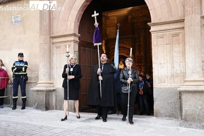 Foto 3 - La Virgen de los Dolores pisa la calle para dar comienzo a la Semana Santa 2023 en Salamanca