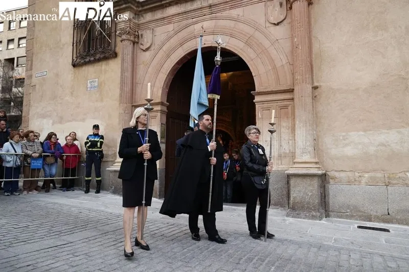 Foto 4 - La Virgen de los Dolores pisa la calle para dar comienzo a la Semana Santa 2023 en Salamanca