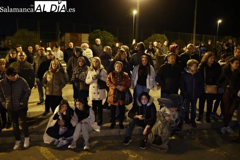 Foto 12 - Silencio y respeto entre los fieles que se dieron cita en el traslado del Cristo de la Liberaci&oacute;n