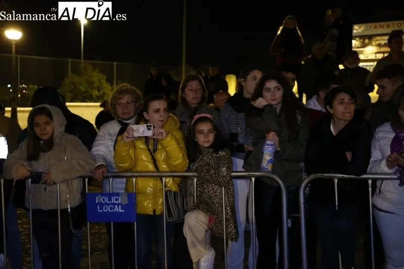 Foto 8 - Silencio y respeto entre los fieles que se dieron cita en el traslado del Cristo de la Liberaci&oacute;n
