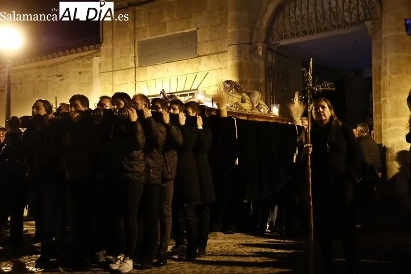 Foto 6 - Solemne traslado del Cristo de la Liberaci&oacute;n desde el cementerio hasta Fonseca