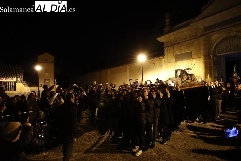 Foto 4 - Solemne traslado del Cristo de la Liberaci&oacute;n desde el cementerio hasta Fonseca