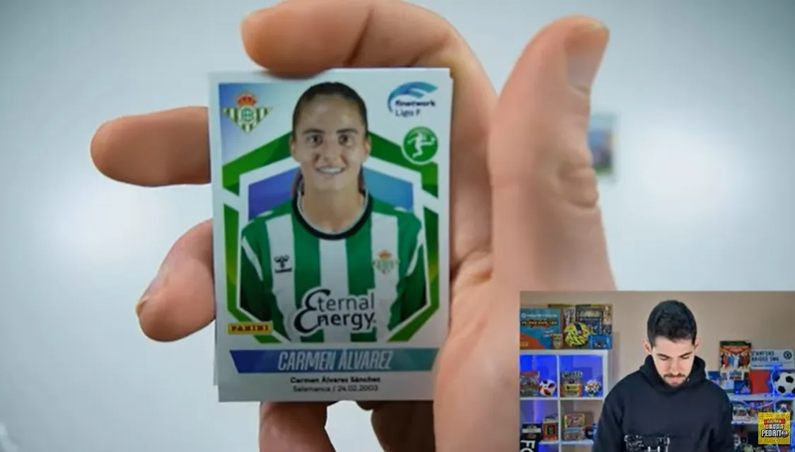 Foto 2 - As&iacute; luce Carmen &Aacute;lvarez en la novedos&iacute;sima colecci&oacute;n de cromos de Panini de la Liga F
