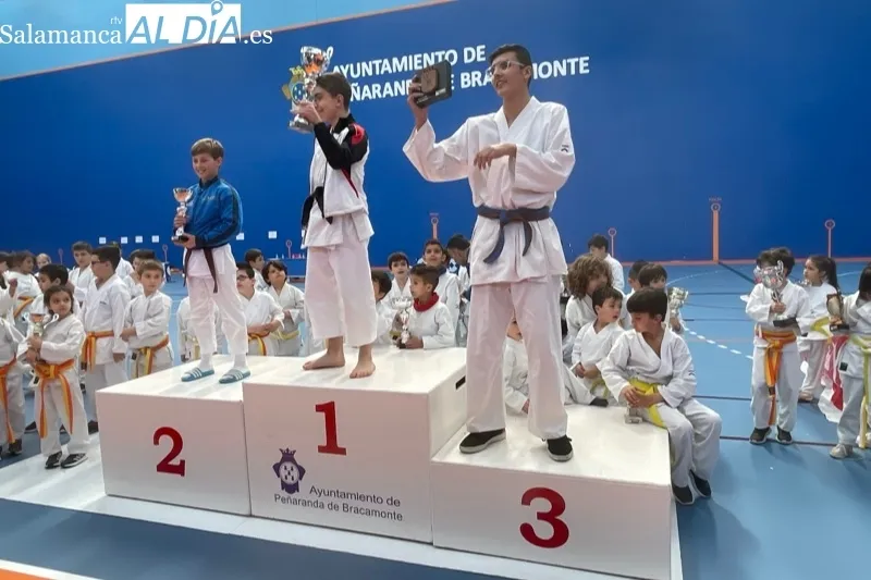 El pabellón acogía este sábado el I Open de Karate Ciudad de Peñaranda