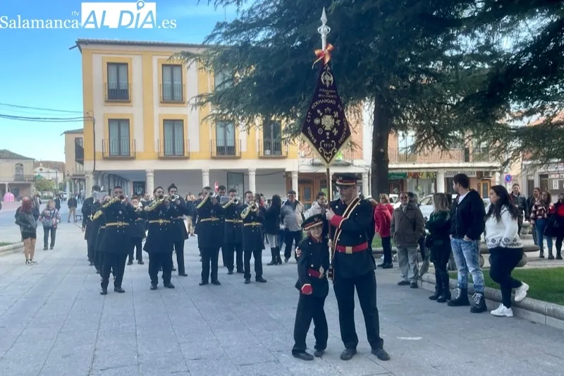 La Banda de Cornetas y Tambores ofrecía un emotivo concierto al Santo Cristo de la Cama 