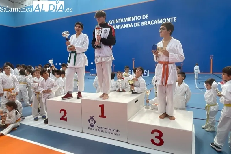 El pabellón acogía este sábado el I Open de Karate Ciudad de Peñaranda