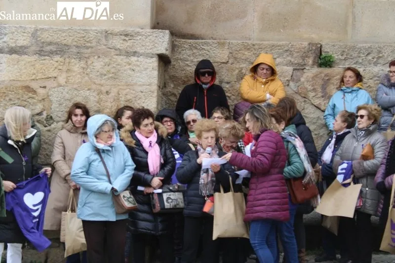 Foto 7 - Alba de Tormes conmemora el D&iacute;a de la Mujer