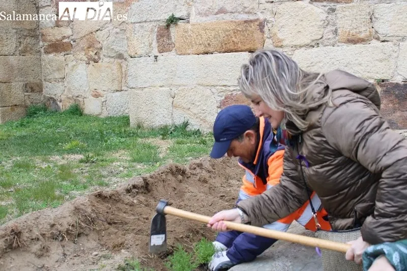 Foto 2 - Alba de Tormes conmemora el D&iacute;a de la Mujer