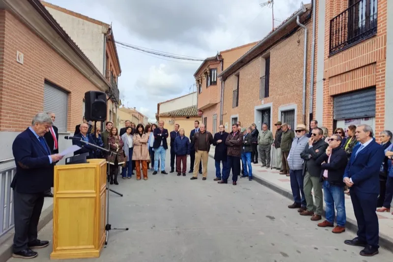 Macotera inaugura su Consultorio Médico como Agustín García Talavera 