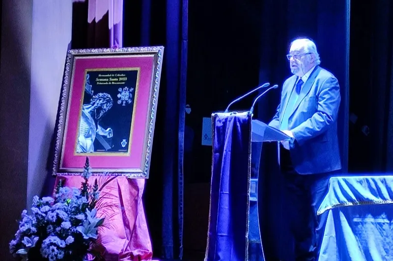Foto 3 - Andr&eacute;s Allen define el cartel anunciador de la Semana Santa como &ldquo;una bella puerta visual abierta a descubrirla&rdquo;