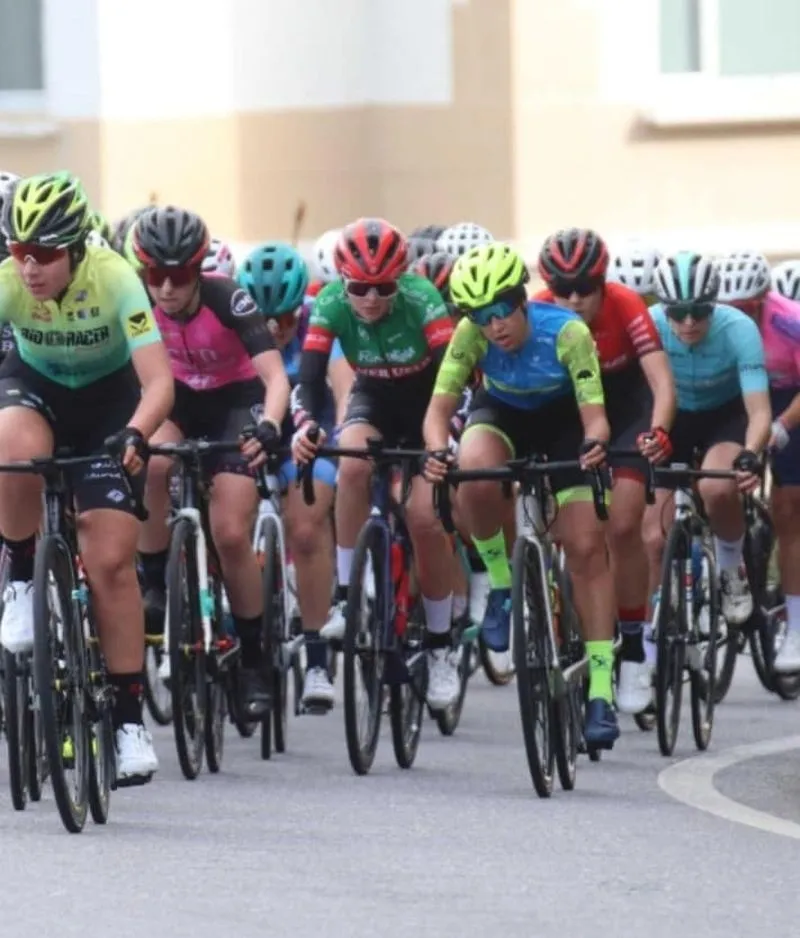 Las chicas del HyD Pinturas Fem-Escuela de Ciclismo Salmantina en la tercera prueba de la Copa de España de Féminas disputada en Pontevedra