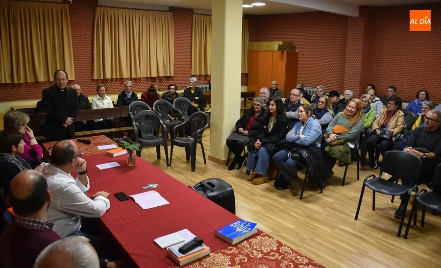 Foto 4 - Cinco laicos debaten en San Andr&eacute;s sobre los retos de la Iglesia