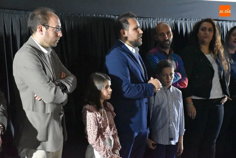 Foto 10 - Ciudad Rodrigo extiende una vez m&aacute;s la alfombra roja para el concurrido preestreno de &lsquo;La Sirvienta&rsquo;
