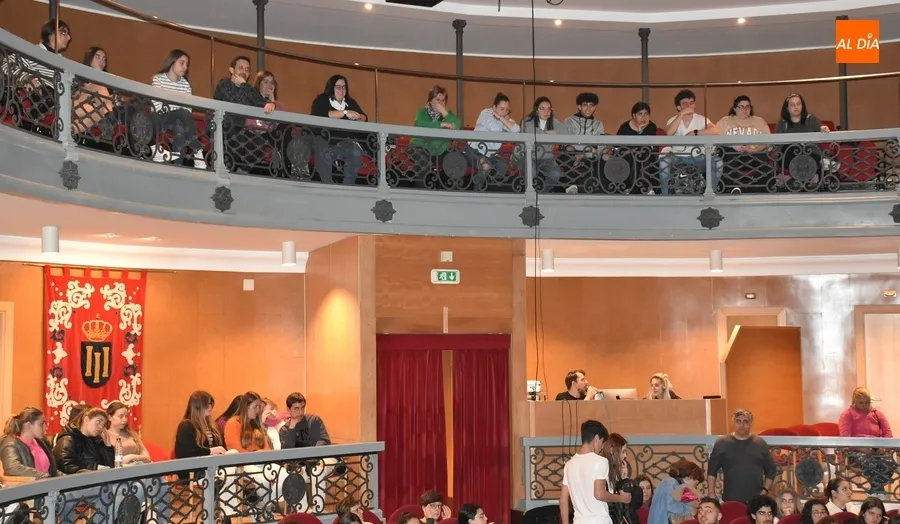 Foto 9 - Los alumnos de Bachillerato y FP ven golpeadas sus conciencias con los &lsquo;Pu&ntilde;os de Harina&rsquo; de El Aedo