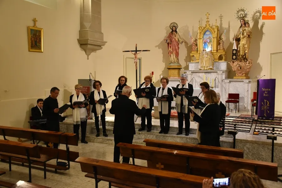Foto 2 - El Coro de San Andr&eacute;s anima musicalmente la celebraci&oacute;n del nacimiento de Santa Teresa