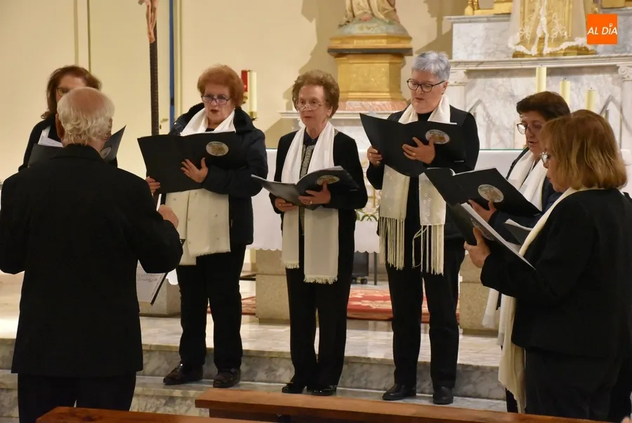 Foto 4 - El Coro de San Andr&eacute;s anima musicalmente la celebraci&oacute;n del nacimiento de Santa Teresa