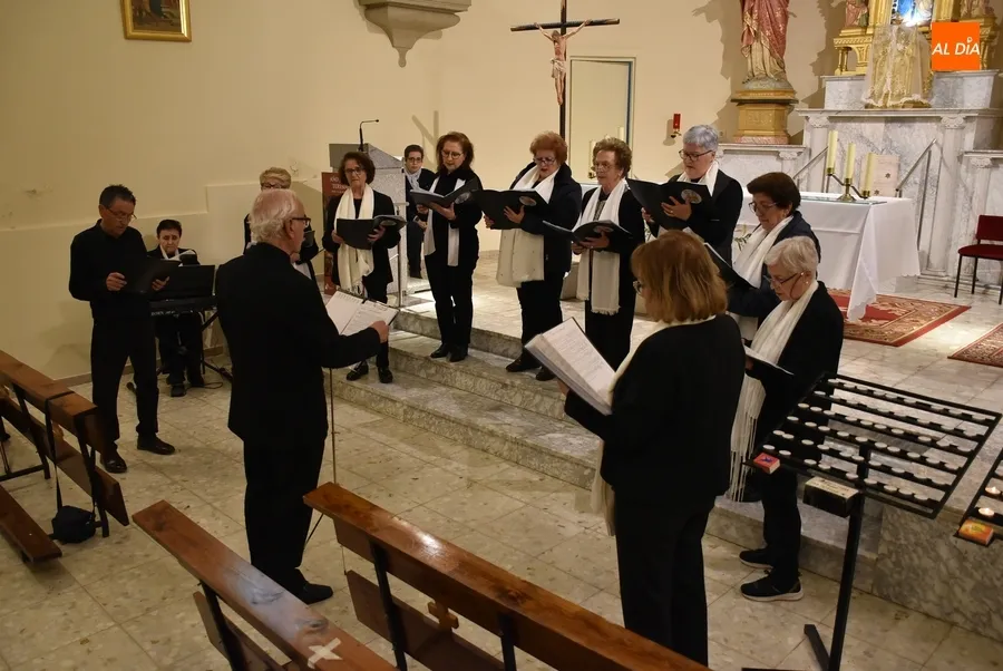 Foto 5 - El Coro de San Andr&eacute;s anima musicalmente la celebraci&oacute;n del nacimiento de Santa Teresa