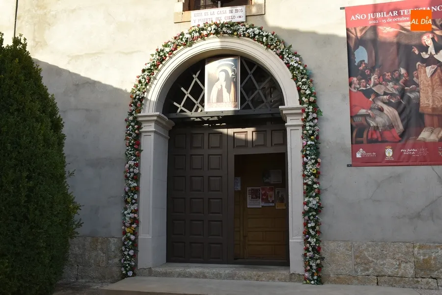 Foto 9 - El Coro de San Andr&eacute;s anima musicalmente la celebraci&oacute;n del nacimiento de Santa Teresa