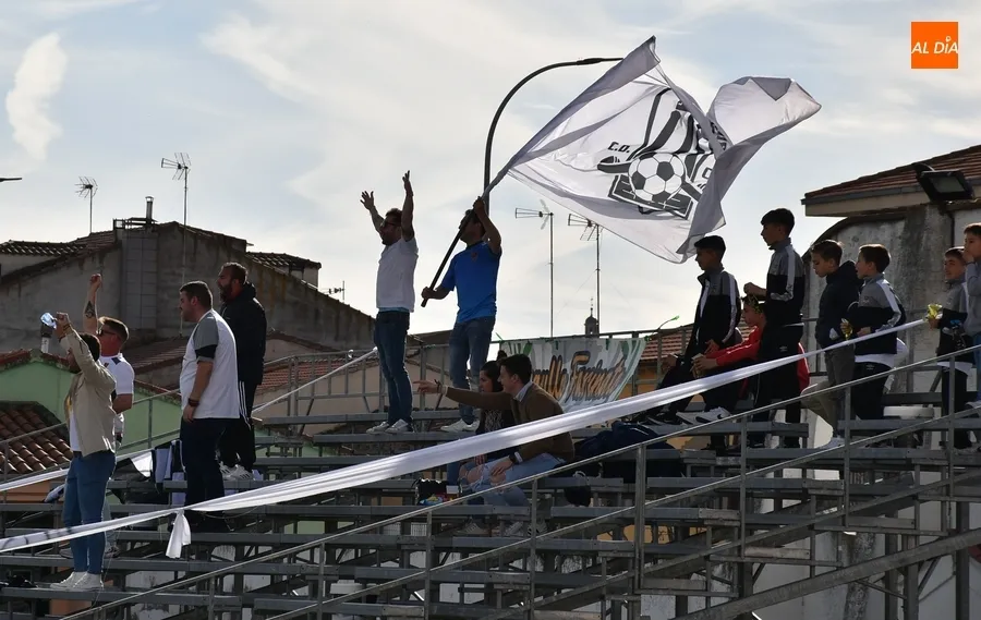 Foto 4 - El Ciudad Rodrigo tumba tambi&eacute;n a Unionistas B en un gran partido y vuelve a so&ntilde;ar