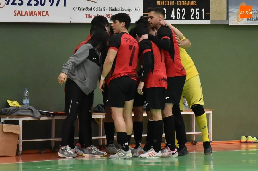 Foto 4 - El III Senior da con la tecla ofensiva ante el River Zamora FS sobreponi&eacute;ndose a las bajas