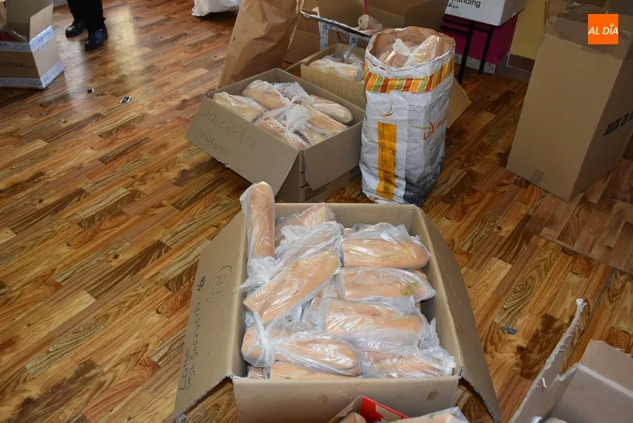 Foto 8 - Nuevo exitazo de la Operaci&oacute;n Bocata con 1.000 bocadillos repartidos