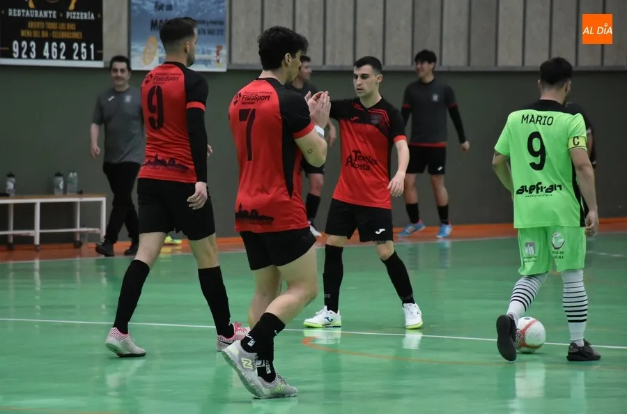 Foto 7 - El III Senior da con la tecla ofensiva ante el River Zamora FS sobreponi&eacute;ndose a las bajas