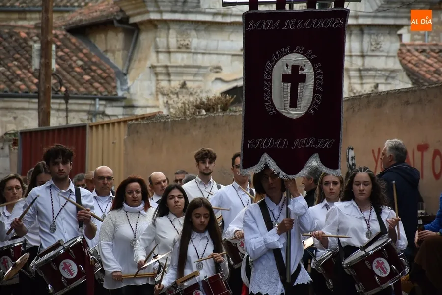 Foto 2 - La Banda de Cornetas y Tambores Esperanza hace su debut en un apote&oacute;sico Certamen de Bandas