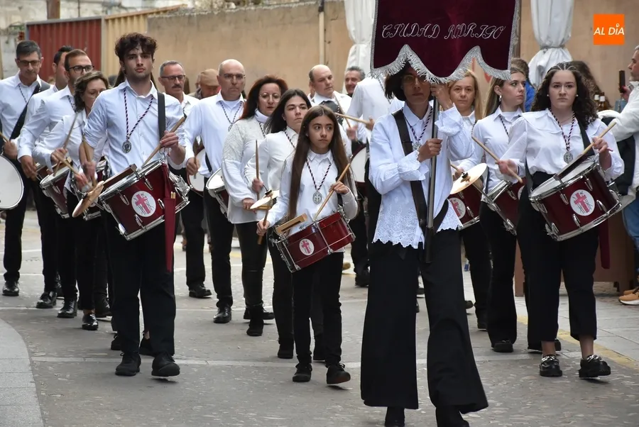 Foto 3 - La Banda de Cornetas y Tambores Esperanza hace su debut en un apote&oacute;sico Certamen de Bandas