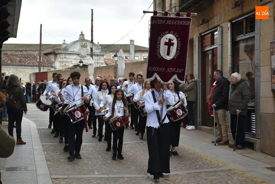 Foto 4 - La Banda de Cornetas y Tambores Esperanza hace su debut en un apote&oacute;sico Certamen de Bandas