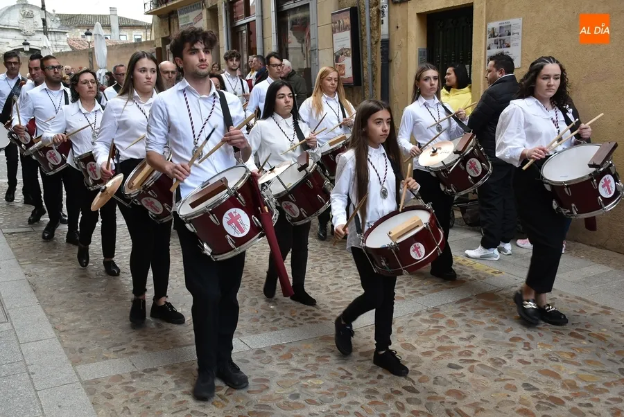 Foto 6 - La Banda de Cornetas y Tambores Esperanza hace su debut en un apote&oacute;sico Certamen de Bandas