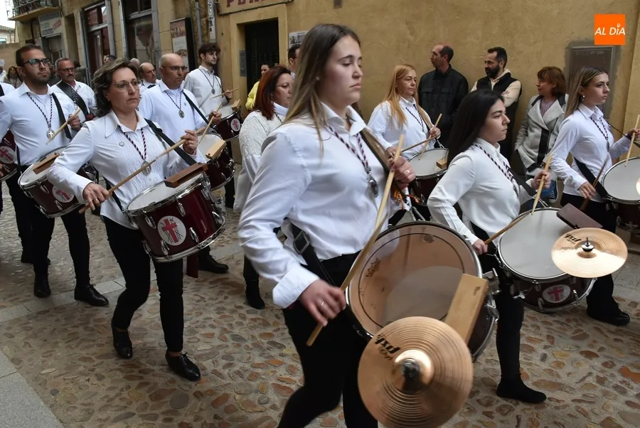Foto 8 - La Banda de Cornetas y Tambores Esperanza hace su debut en un apote&oacute;sico Certamen de Bandas