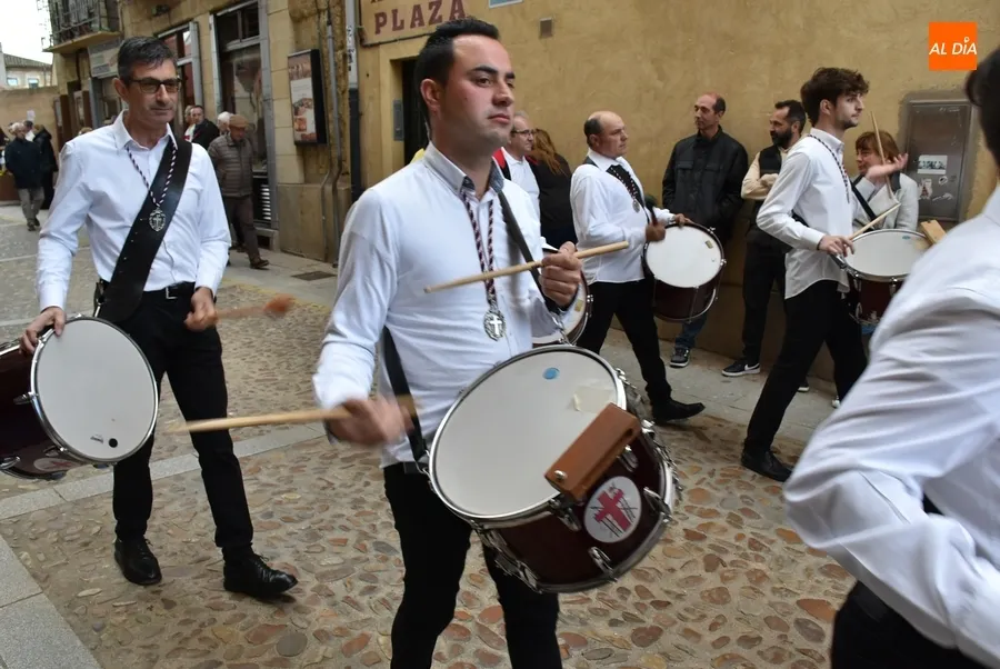 Foto 11 - La Banda de Cornetas y Tambores Esperanza hace su debut en un apote&oacute;sico Certamen de Bandas