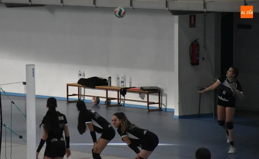 Foto 4 - Los equipos cadetes de voleibol de los Juegos Escolares juegan por un d&iacute;a en Ciudad Rodrigo