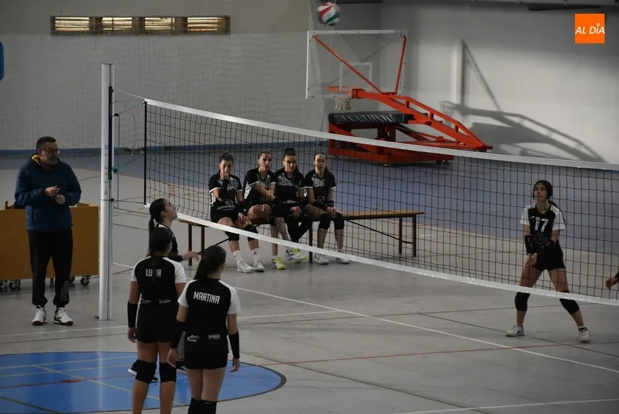 Foto 5 - Los equipos cadetes de voleibol de los Juegos Escolares juegan por un d&iacute;a en Ciudad Rodrigo
