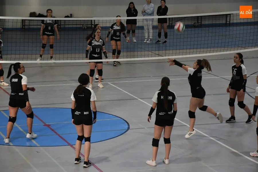 Foto 8 - Los equipos cadetes de voleibol de los Juegos Escolares juegan por un d&iacute;a en Ciudad Rodrigo